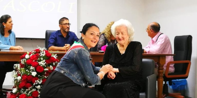 San Cipriano Picentino in festa: nonna Anna compie 100anni