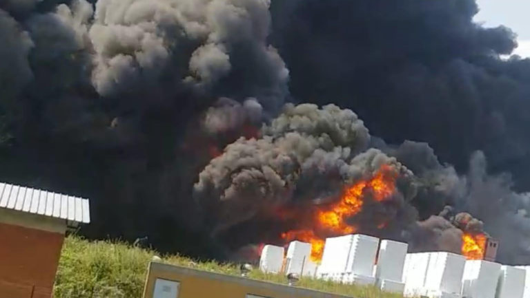 Incendio Avellino, tavolo tecnico a Salerno sulla pericolosità della nube