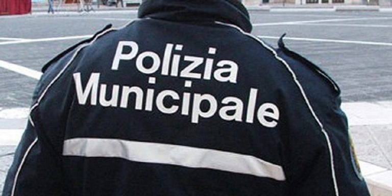 Salerno, atti osceni: intervengono i Vigili