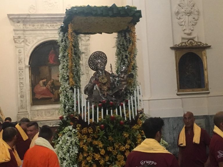 Salerno, nel Duomo si celebra la traslazione delle reliquie di San Matteo