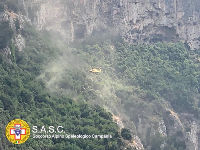 CNSAS Campania, Soccorsa escursionista americana ferita sul sentiero degli Dei