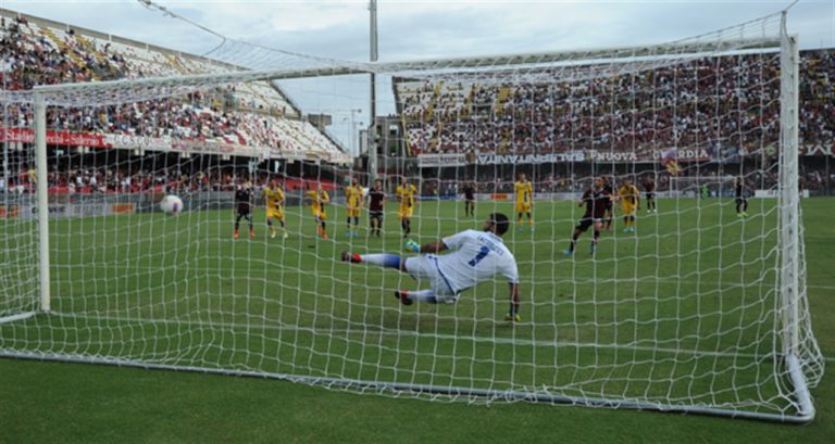 Salernitana – Frosinone, le pagelle ignoranti di Populismo e Bocalon