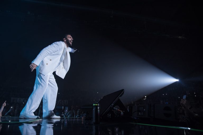 Marco Mengoni, iniziato il countdown per il concerto al PalaSele di Eboli