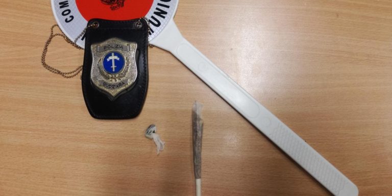 Battipaglia, in villa con hashish: segnalato un minore