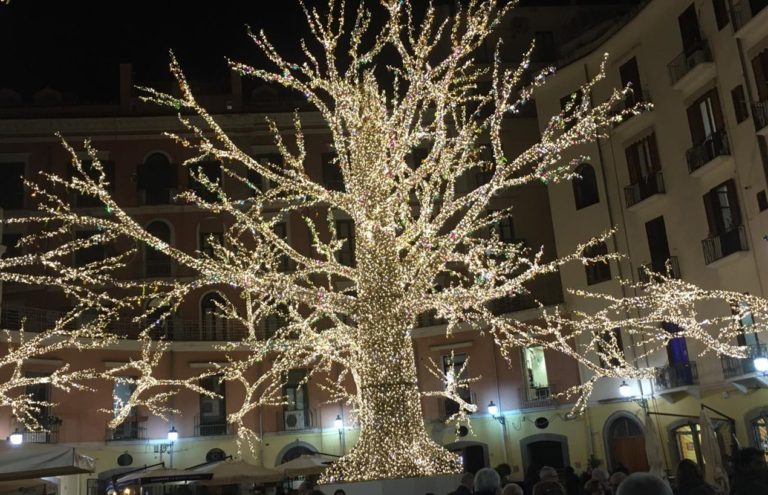 Salerno Luci d’Artista: svelato il costo delle pulizie