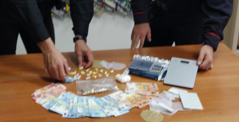 Salerno, in manette per droga 64enne già sottoposta ai domiciliari