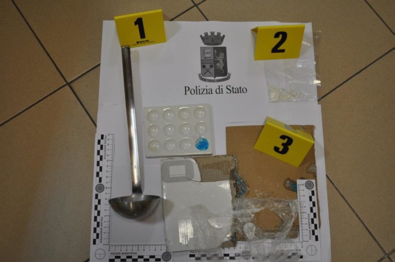 Nocera Inferiore, blitz della Polizia: tre denunciati per detenzione di droga