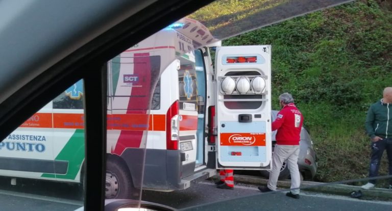 Incidente sul raccordo Salerno-Avellino, ferite tre persone