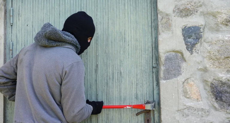 Salerno, tentato furto nella notte in via Gelsi Rossi