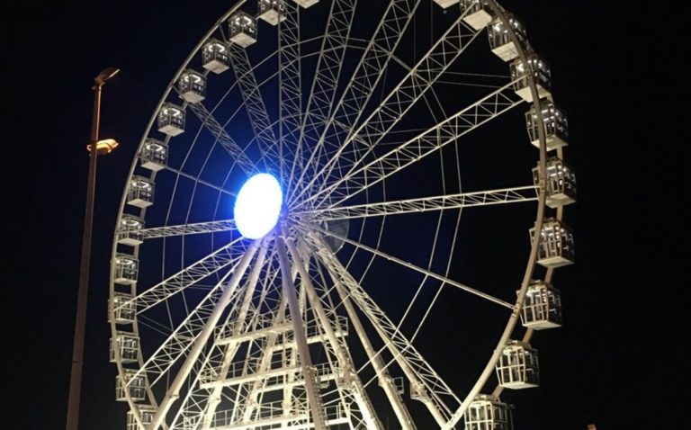 Salerno, attivata la Ruota Panoramica “City Eye”. Emozione tra la folla