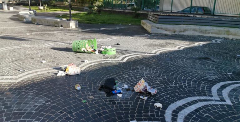 Nocera, frasi blasfeme e vandalismo in Piazza Nassirya