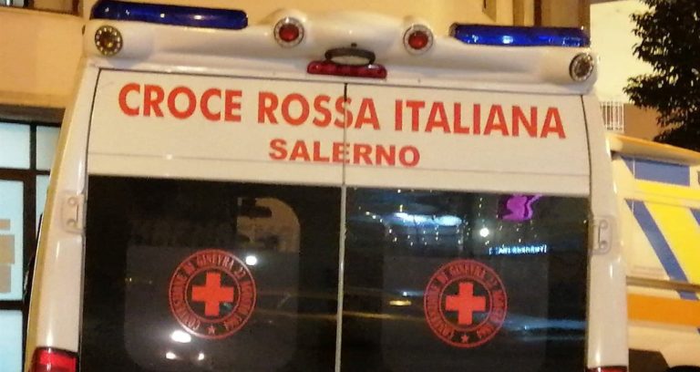 Porto di Salerno: uomo rimane schiacciato da un carrello