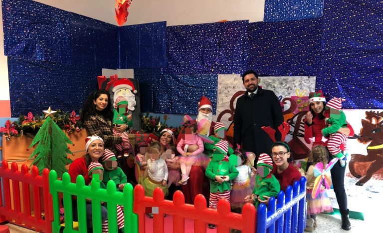 Il Sindaco Somma in visita alla casa di Babbo Natale presso il micronido del Consorzio Sociale Valle dell’Irno