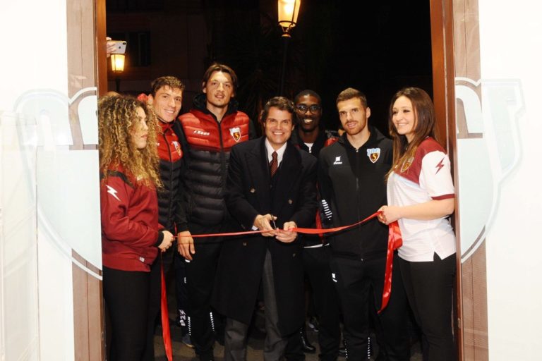 Inaugurato il primo store ufficiale della Salernitana