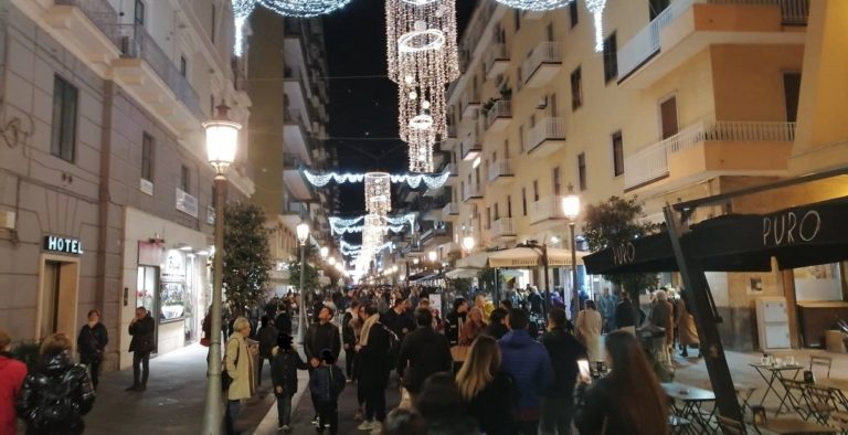 Salerno, sabato con “boom” di affluenza per Luci d’Artista