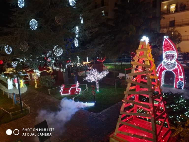 Anche a Fisciano si respira il Natale: taglio del nastro del Villaggio di Babbo Natale