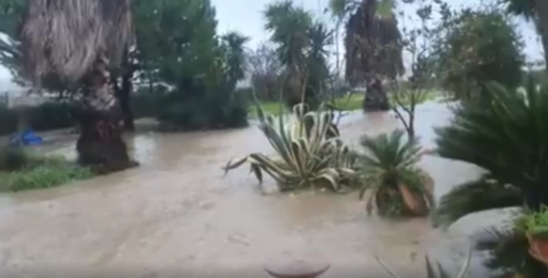 Pontecagnano, straripa il Picentino in via Mar Mediterraneo a Magazzeno