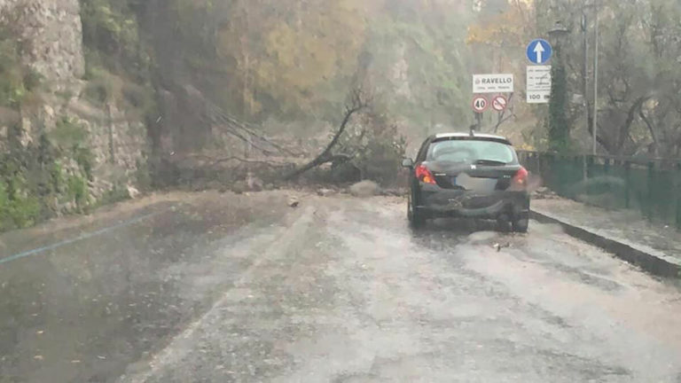 Ravello, maltempo distrugge terrazzamenti. Sgombro delle abitazioni