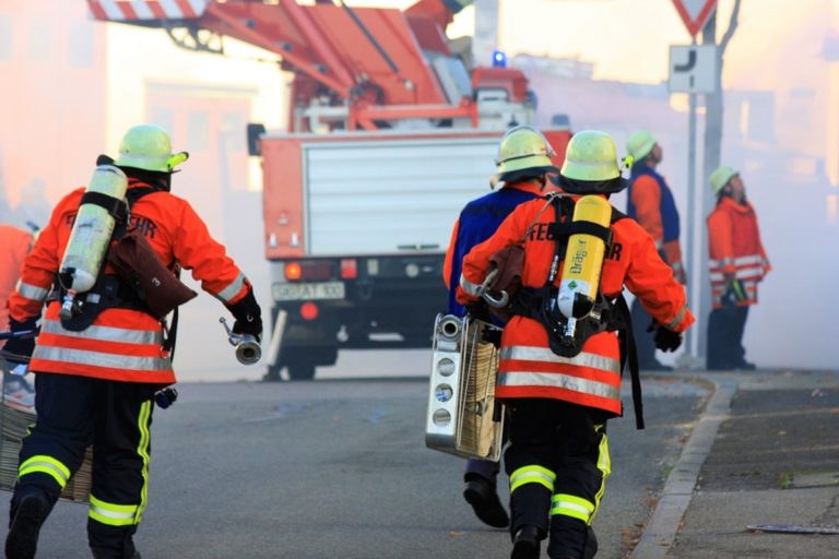 Baronissi, prende fuoco l’ascensore di un palazzo di via Pisacane