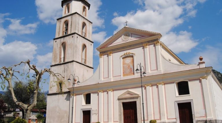 Chiesa madre inagibile a Giffoni, arrivano i fondi per riaprirla