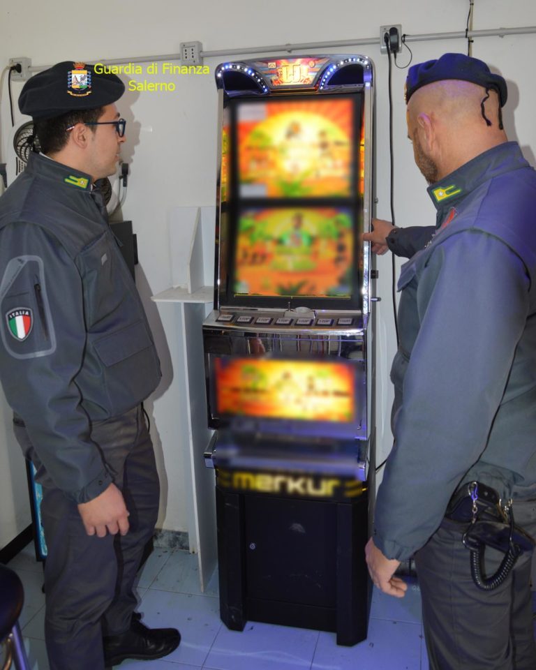 Nocera Inferiore, “Operazione Joker”: slot machine clonate