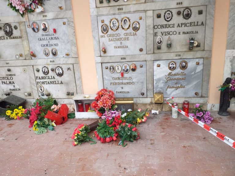 Angri, raid nella notte nel cimitero: “Una barbarie”