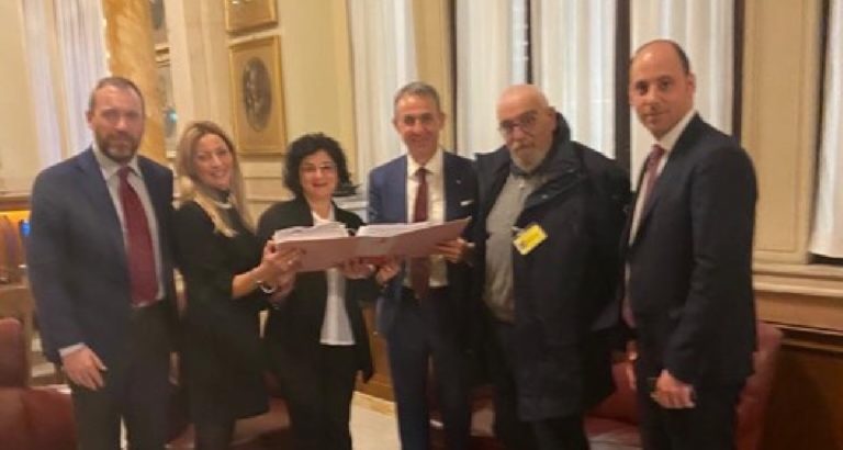 Coordinamento Comitati Valle del Sele e Ministro Costa insieme per la questione rifiuti