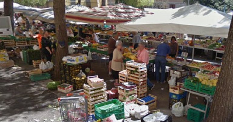 Salerno, polemiche degli spuntisti per il posteggio al mercato di Torrione
