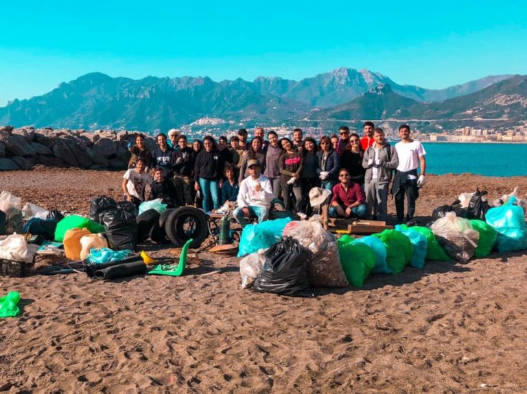 Salerno, Voglio un mondo pulito raccoglie 400kg di rifiuti a Pastena