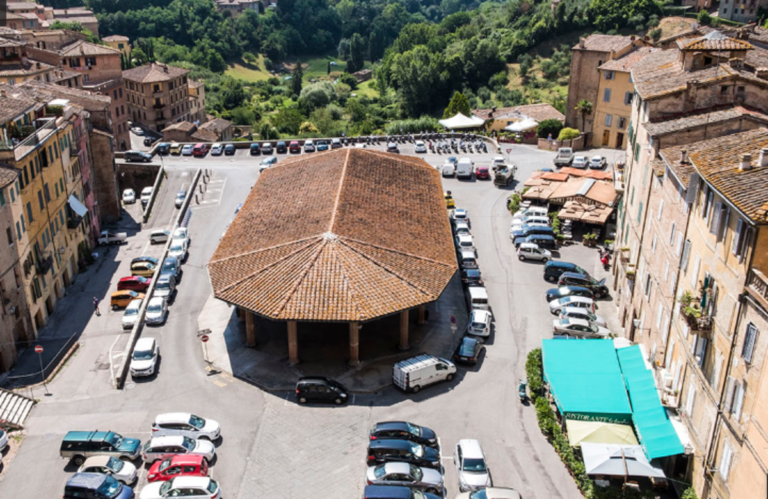 Dalla provincia di Salerno a Siena: denunciato per danneggiamento