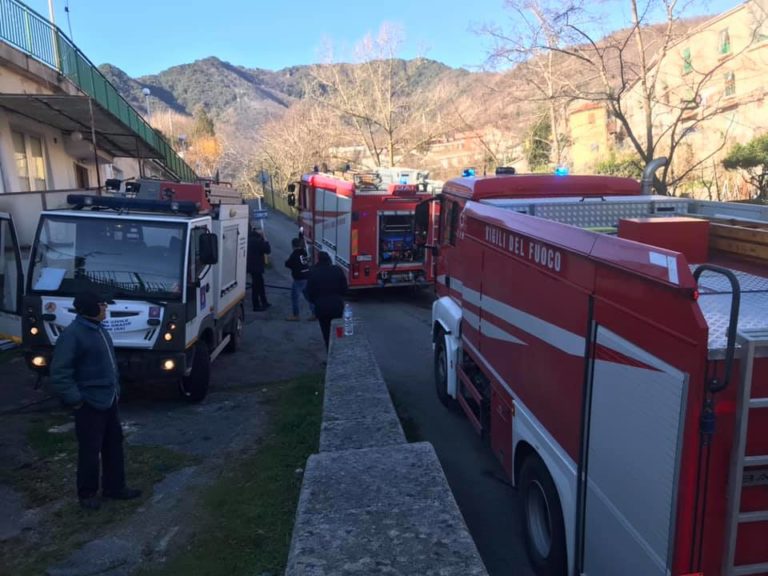 Pellezzano, divampa incendio all’interno di un appartamento