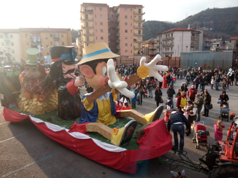 Mercato San Severino, grande successo per il Carnevale 2020