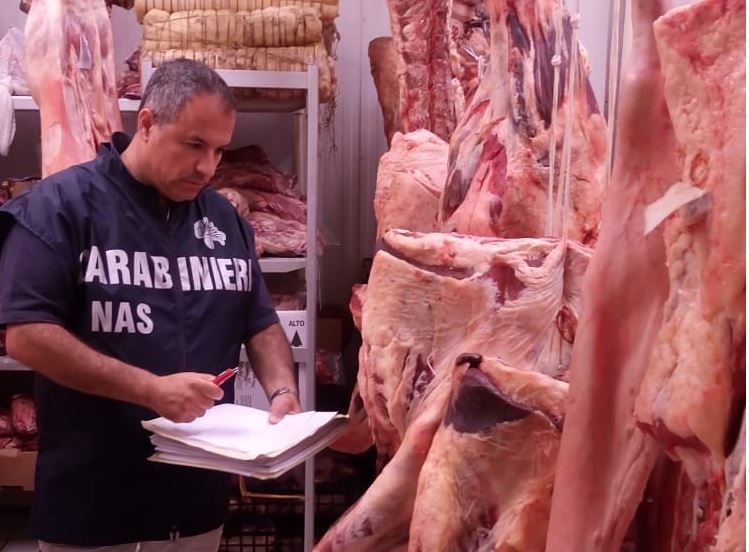 Salerno, sequestrati 150 quintali di carne fresca priva di tracciabilità