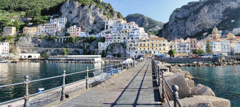 Amalfi, Stash dei The Kolors si gode un week-end in costiera