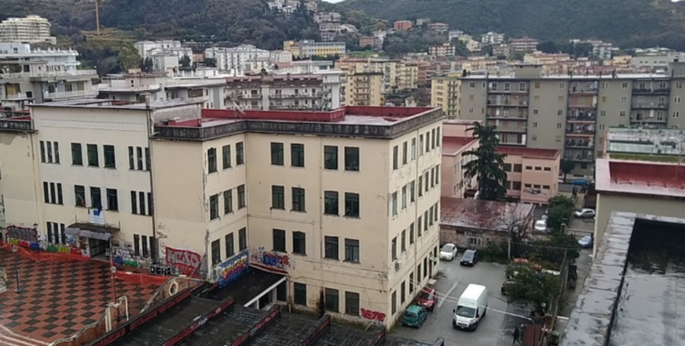 Salerno, quartiere Carmine sempre più deserto causa Covid-19