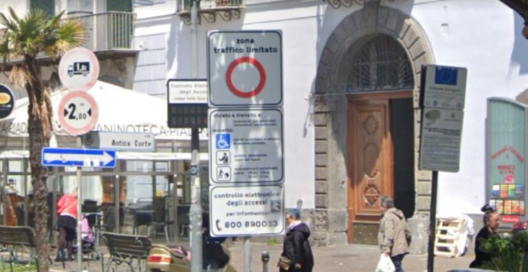 Salerno: Ztl Centro storico, varco non segnalato da Google Maps