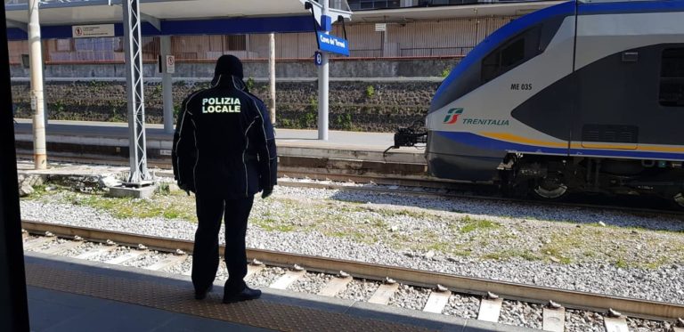 Cava de’ Tirreni, in giro senza motivazione valida: isolamento per oltre 30 persone