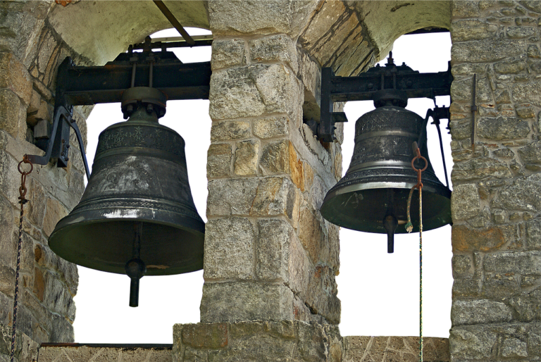 Cava: suonano le campane di monte Castello come nell’anno della peste