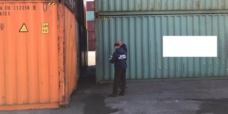 Porto di Salerno, sequestrati container con 700 tonnellate di rifiuti speciali