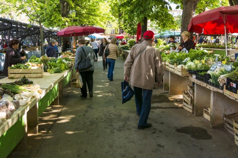 Emergenza Coronavirus, a Roccapiemonte sospeso il mercato settimanale