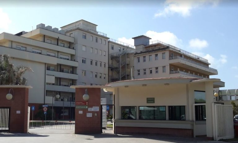 Covid-19, la Uil Fpl chiede tamponi per il personale sanitario del Campolongo Hospital