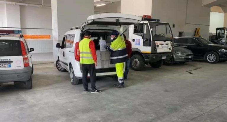 Pellezzano, volontari della Protezione Civile consegnano alimenti ai più bisognosi