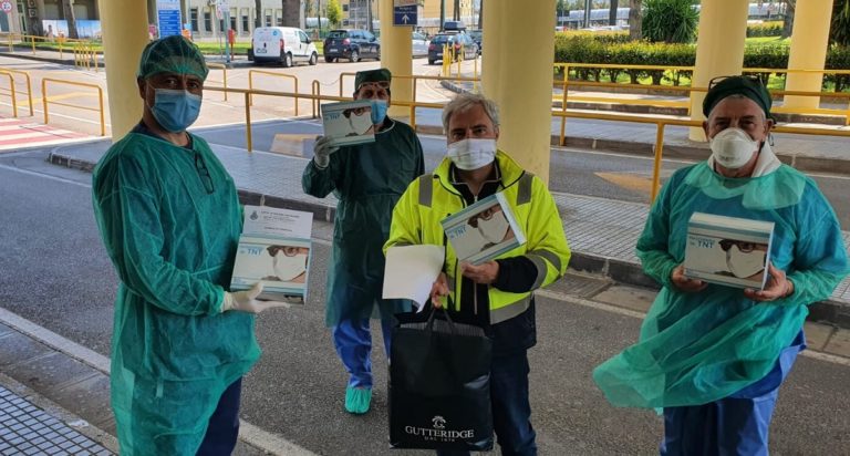 Nocera Inferiore, donati all’Umberto I mascherine e tute anti-covid