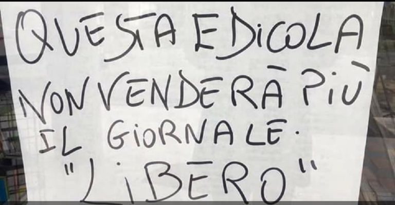 Salerno, offese di Feltri al sud: edicola di Fratte non vende più “Libero”