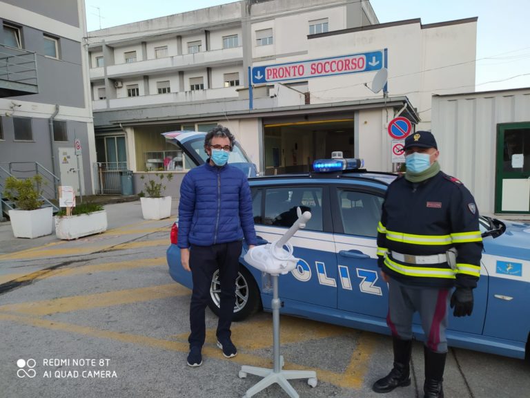 Salerno, Polizia Stradale consegna apparecchiatura medico scientifica