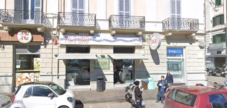 Riapre il Bar Nettuno, boom di prenotazioni