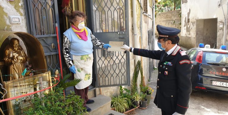 Baronissi, Carabinieri consegnano la pensione ad un’anziana residente