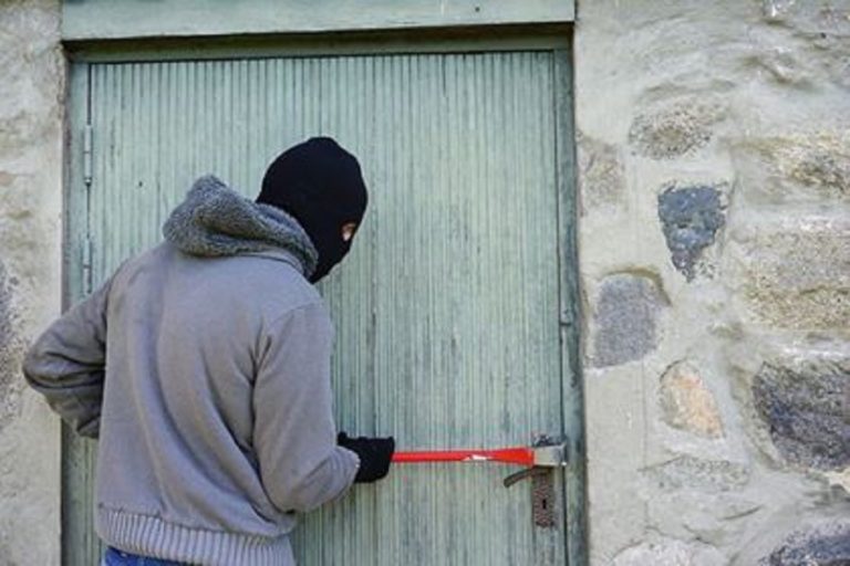 Castel San Giorgio, furto in pizzeria: rubati soldi e macchinari