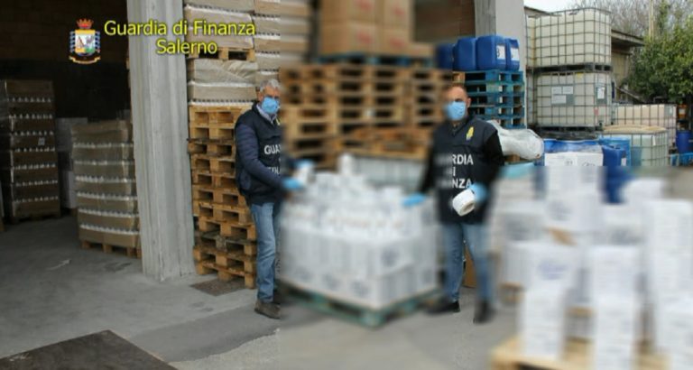 Salerno, Guardia di Finanza sequestra sapone antibatterico “tarocco”