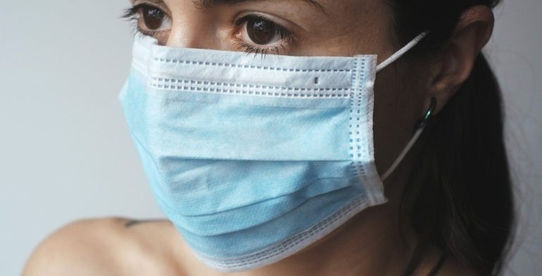 Campania, confermato obbligo mascherine nelle strutture sanitarie